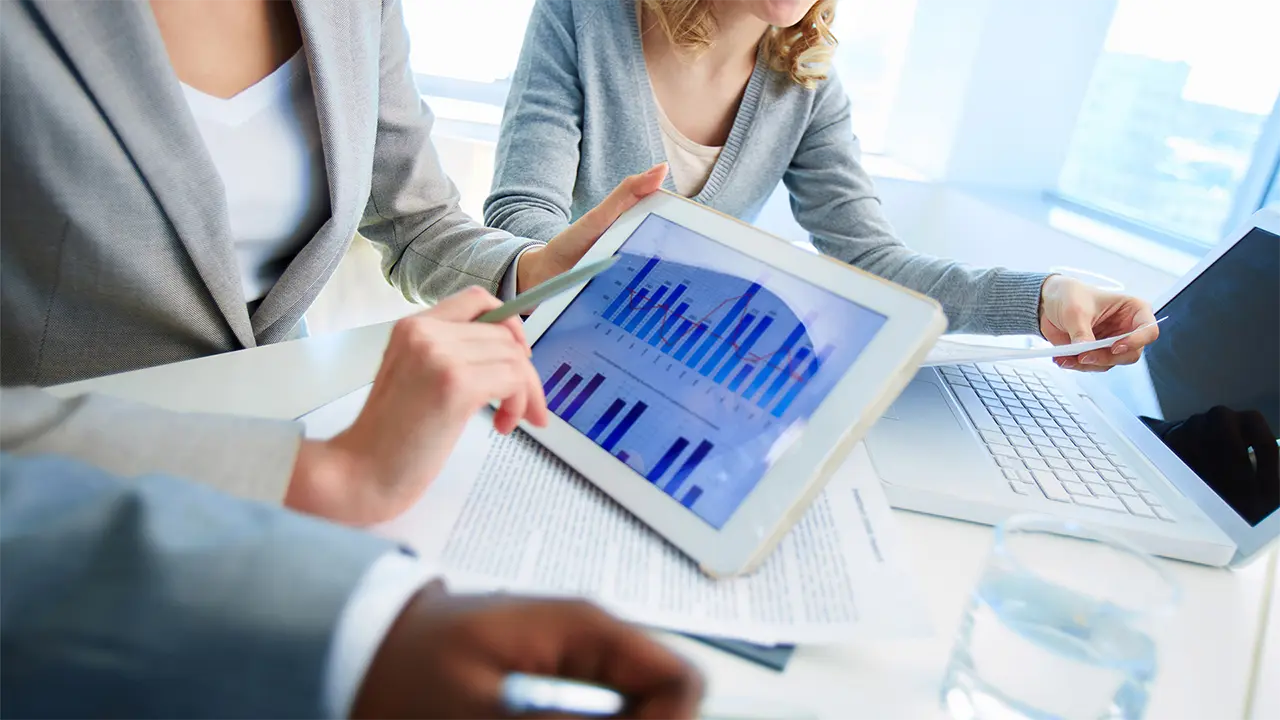 Quem trabalha muito perde dinheiro: transforme seu negócio com gestão financeira inteligente