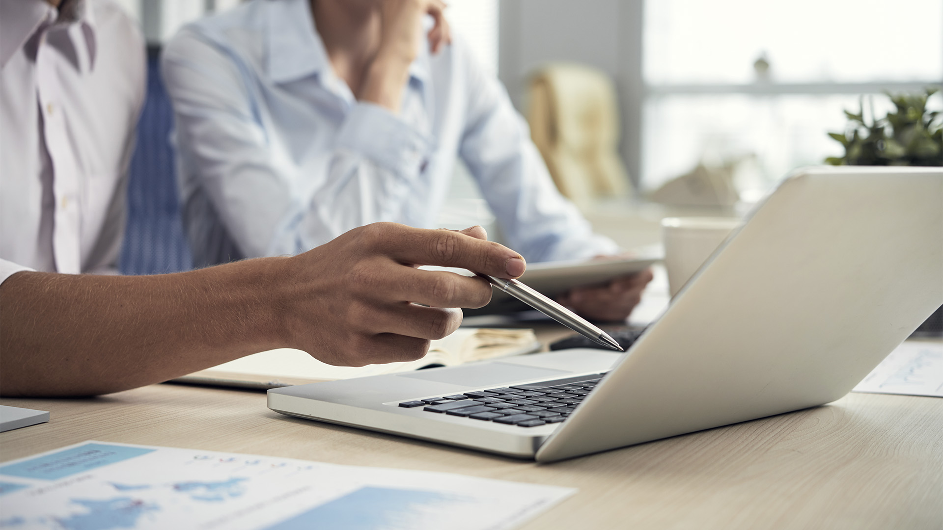 Prepare sua empresa para o novo modelo tributário de 2026. Saiba como consultoria, plataforma digital e treinamentos garantem uma transição segura.